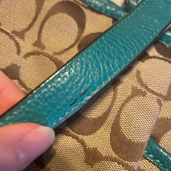 Medium Coach Handbag - Picture 9 of 9